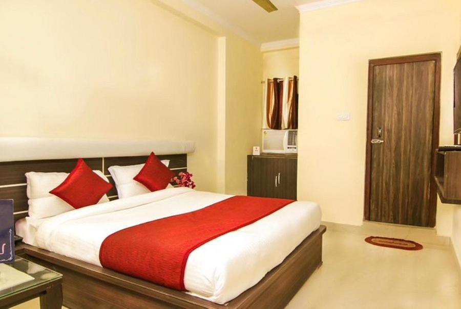 The Hotel Grace Place Inn Nuova Delhi Esterno foto