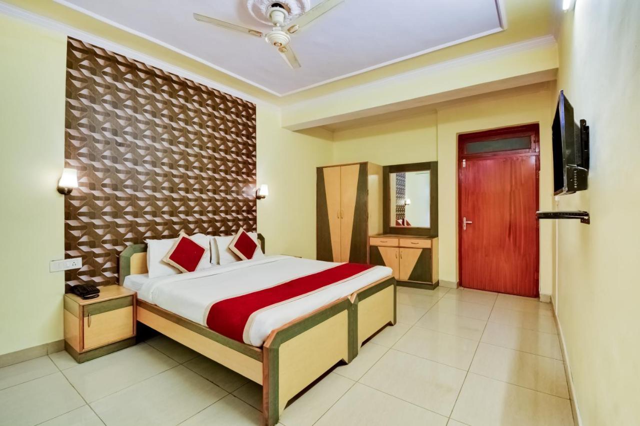 The Hotel Grace Place Inn Nuova Delhi Esterno foto
