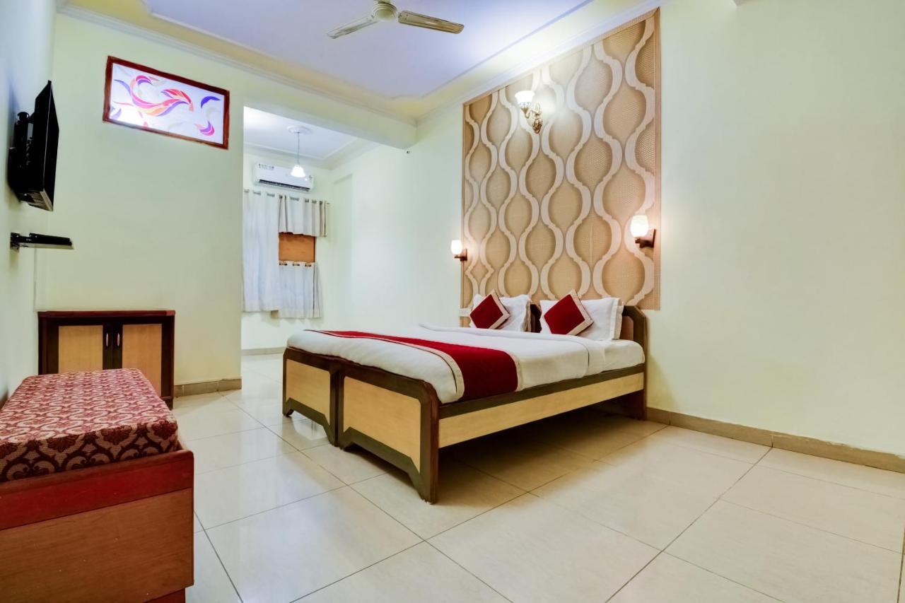 The Hotel Grace Place Inn Nuova Delhi Esterno foto