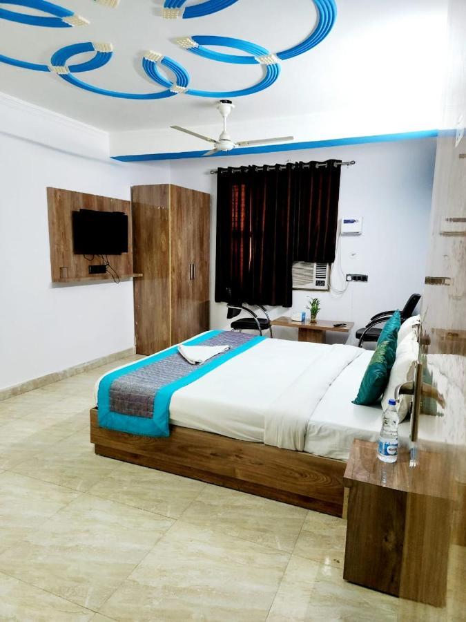 The Hotel Grace Place Inn Nuova Delhi Esterno foto